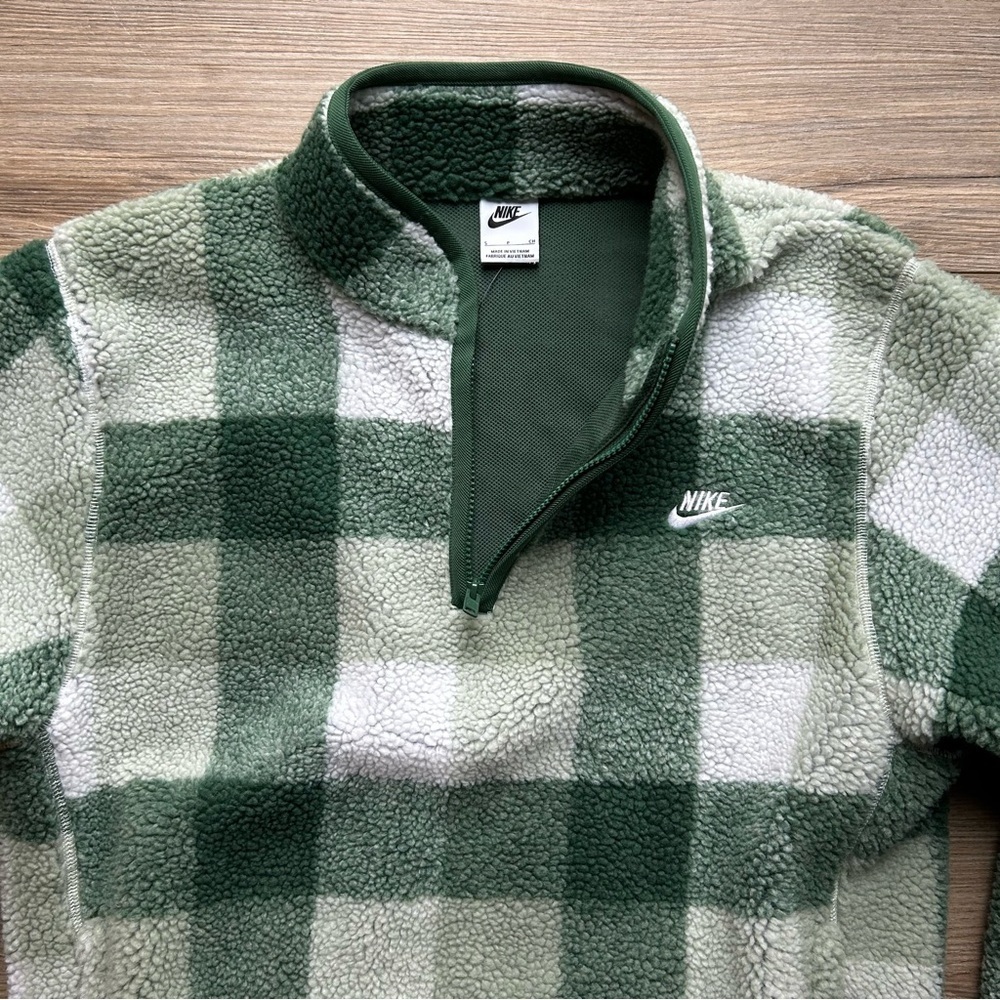 Nike | The Nike Club Men's Winterized Half-Zip in Green/White (Small) - Picture 3 of 13